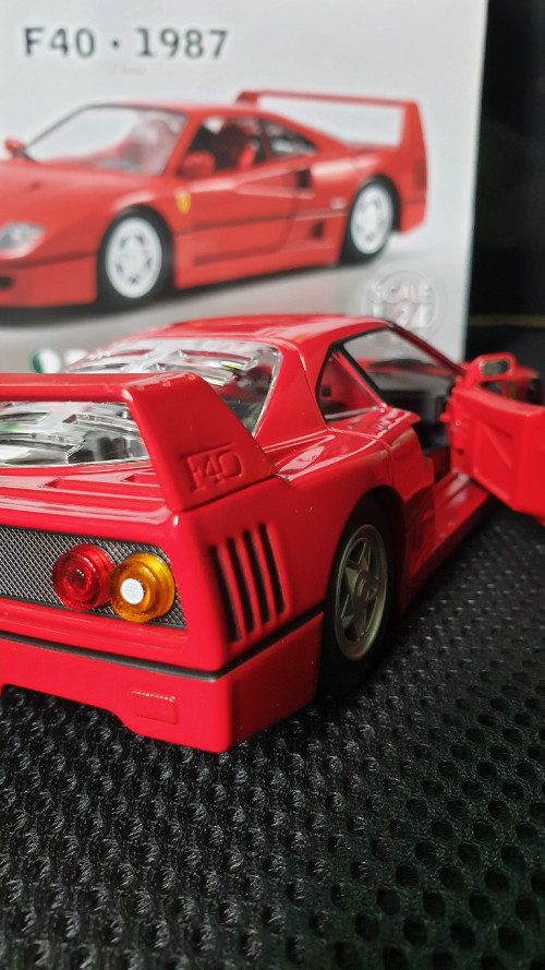 Deagostini Le Grandi Ferrari Collection No.46 With 1/24 488 SPIDER 2015