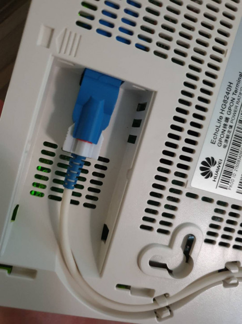 How to remove the Optic fiber from Unifi Modem