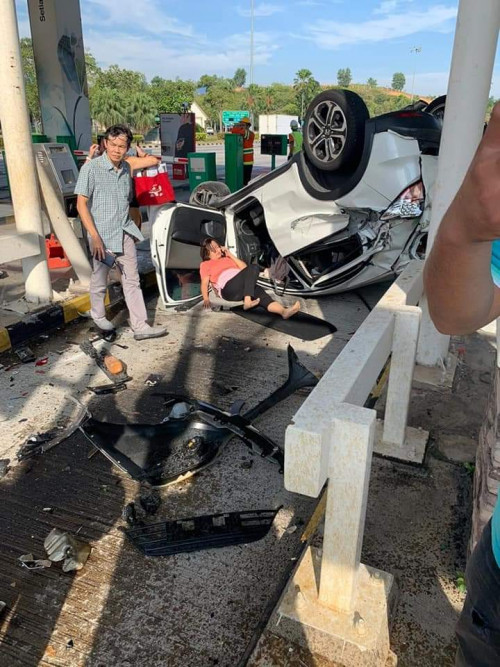 Hrv Persona Berebut Nak Bayar Tol