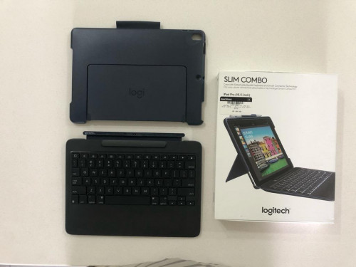 Logitech Slim Combo 1