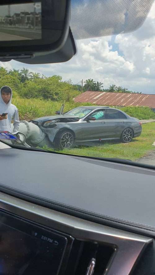 Mercedes Accident With Video Wtf