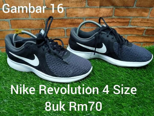 Nike Revolution 4