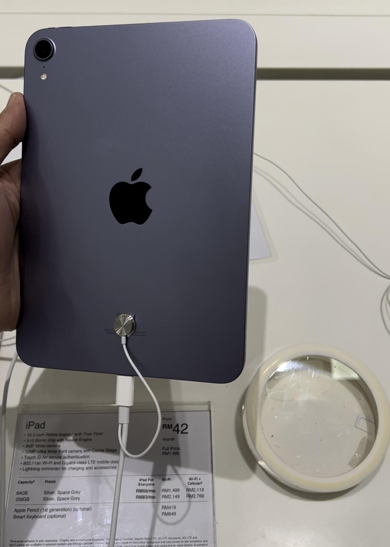 A6580194 8A6C 49F6 AD32 329BC2D52E12 - Pictr.com