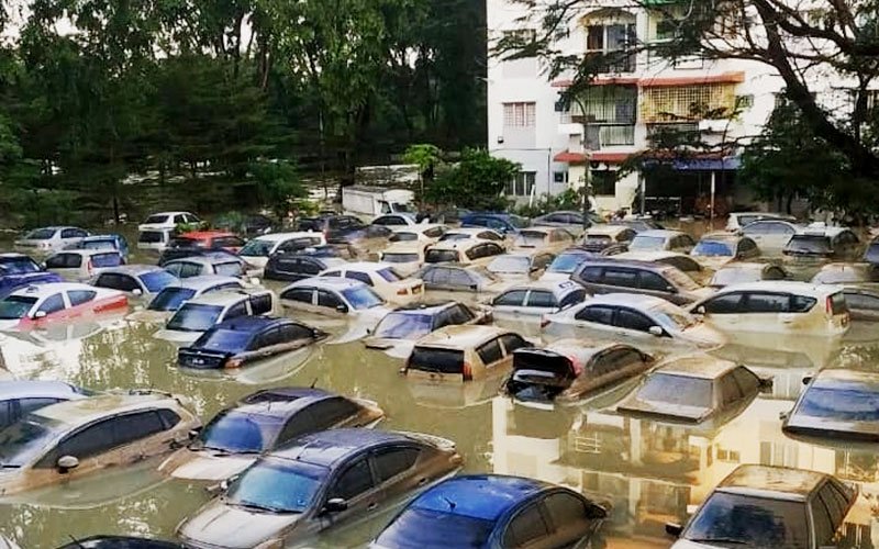 Banjir shah alam sri muda facebook  Pictr.com