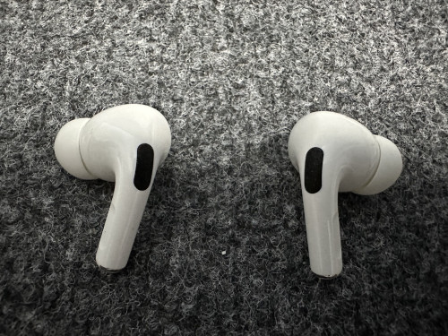 AirPods Pro 03