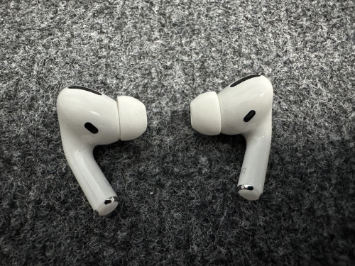 AirPods Pro 02