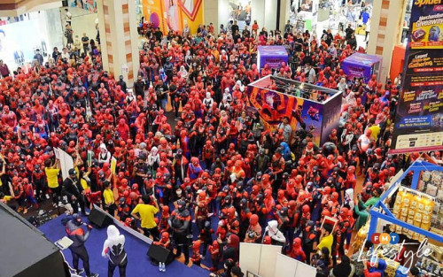 b15abf7c crowd lifestyle 0