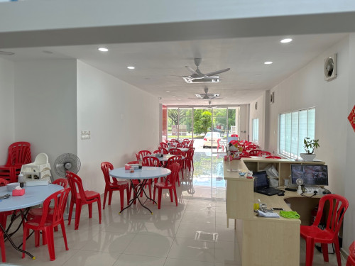 Dine1