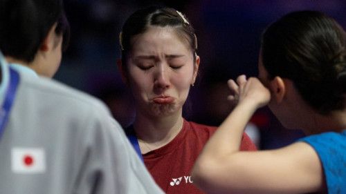 6635cb3d53246 reaksi chiharu shida usai jepang kalah di semifinal uber cup 2024 1265 711