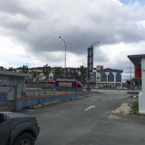 3 Storey Shop for Sale in Puchong (Bandar Kinrara) 3