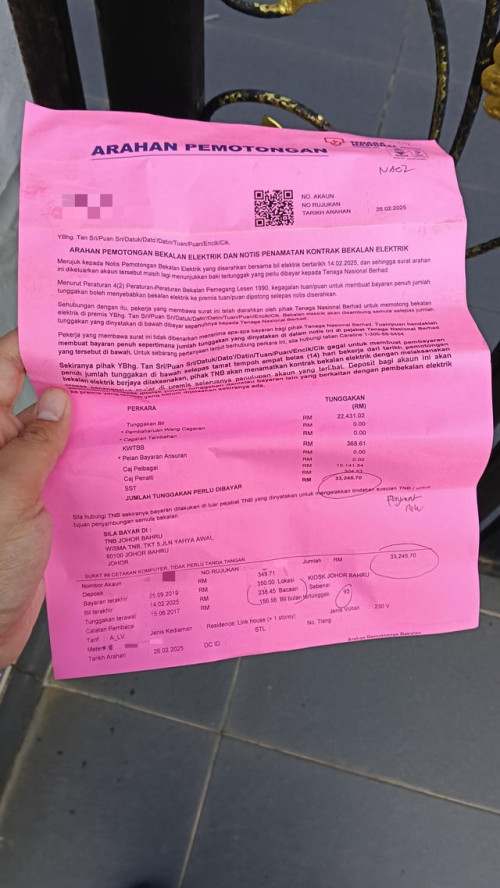 old neighbour of mine didnt pay his electric bill since 2019 v0 9y0vw9dvxkle1