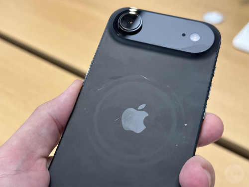 iPhone Air Black 1456x1092