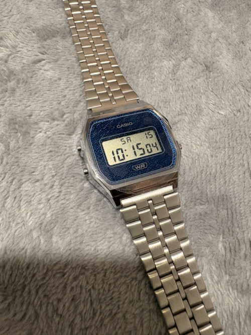 1000564424