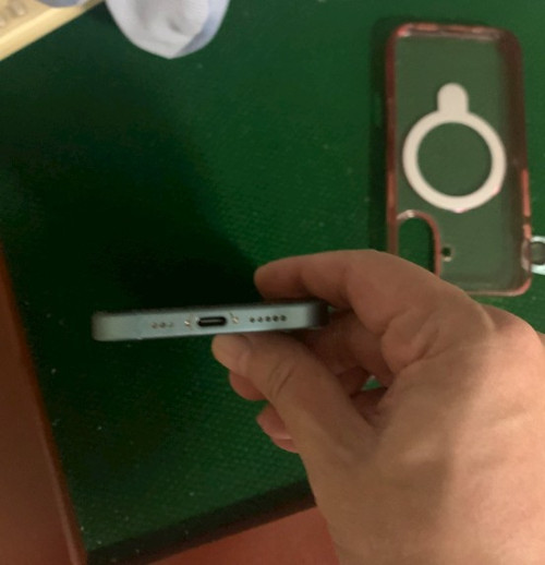 Iphone Bottom
