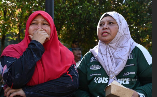 najib weep